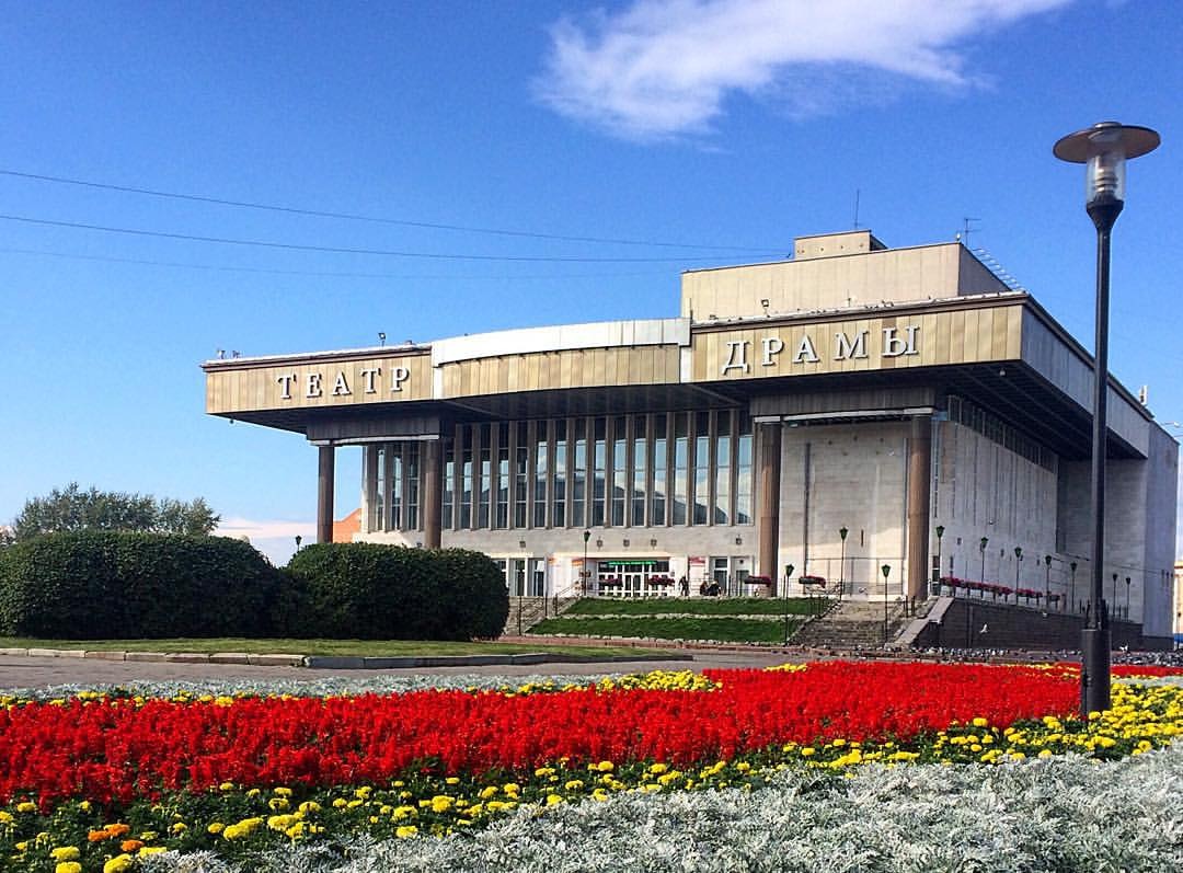 Драмтеатр томск. Драматический театр Томск. Томский государственный областной театр драмы, Томск. Драмтеатр Томск зал. Томский областной театр драмы фото.